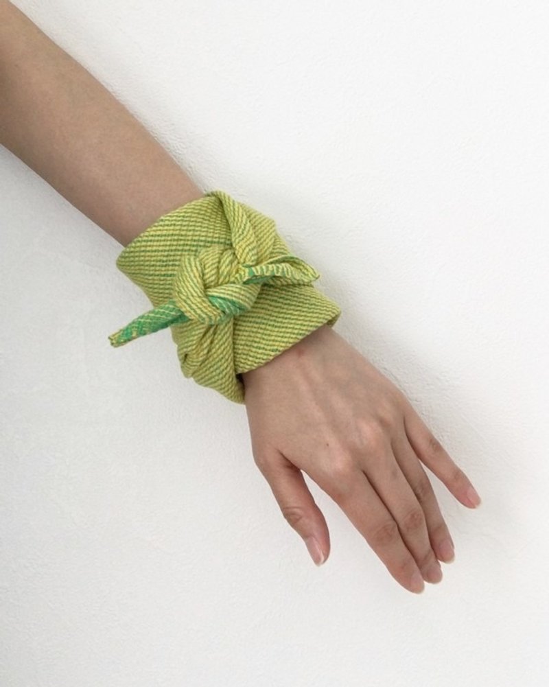 Hand-woven reversible mini stall 2 "Yellow & Green" - 丝巾 - 棉．麻 黄色