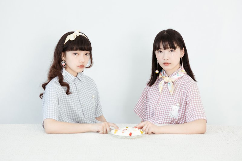 【纯情宇宙】珍珠熊贴布刺绣 冰丝格子半袖衬衫 - 女装衬衫 - 棉．麻 