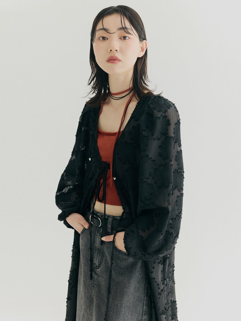 SEQUI HIBI 透肤花纹泡泡袖绑带罩衫－中黑色 - 洋装/连衣裙 - 聚酯纤维 黑色