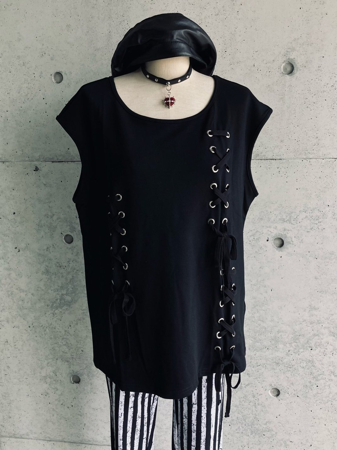 暗黑夏日系带上衣 / 黑色 / M/L 尺码 / BANNED APPAREL tp10291 - 女装 T 恤 - 棉．麻 黑色