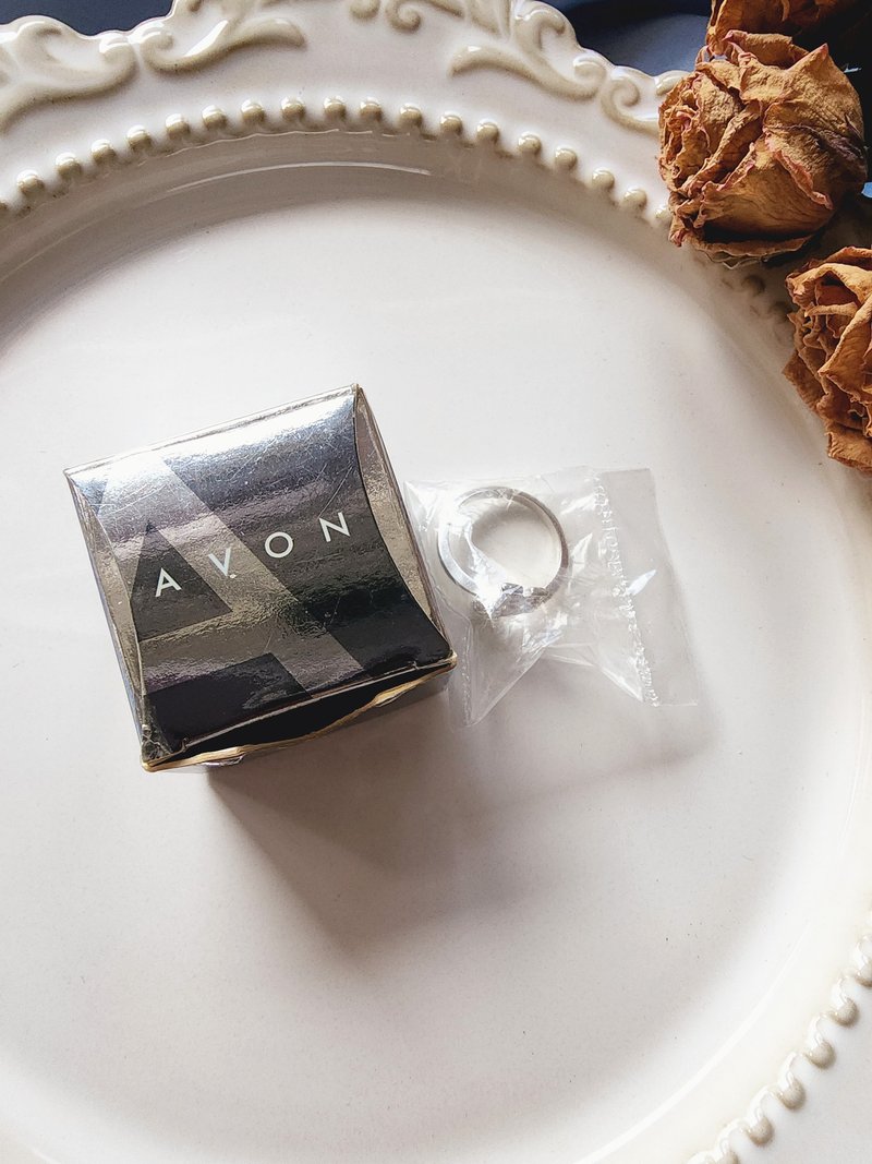 美国西洋古董饰品 / AVON 2006年字母水钻M爱心半开纯银戒 - 戒指 - 纯银 