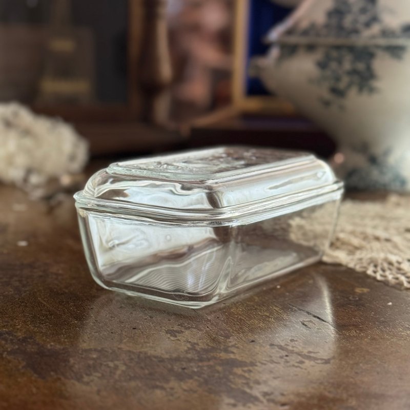 *50399-迷人法国Arcoroc奶油盘 玻璃盖上牛图案 - 盘子/餐盘/盘架 - 玻璃 