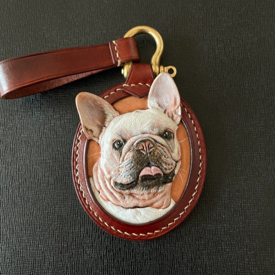 【订做】我的宠物 宠物雕刻钥匙圈 皮革雕刻 狗 猫 宠物画像 皮革画钥匙圈 宠物皮革钥匙圈 - 订制抱枕/饰品 - 真皮 
