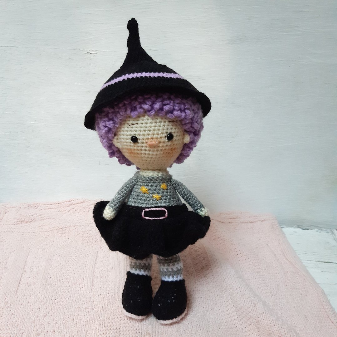 女巫女巫玩偶毛绒玩具毛绒玩具Amigurumi娃娃万圣节礼物 - 玩具/玩偶 - 其他金属 紫色