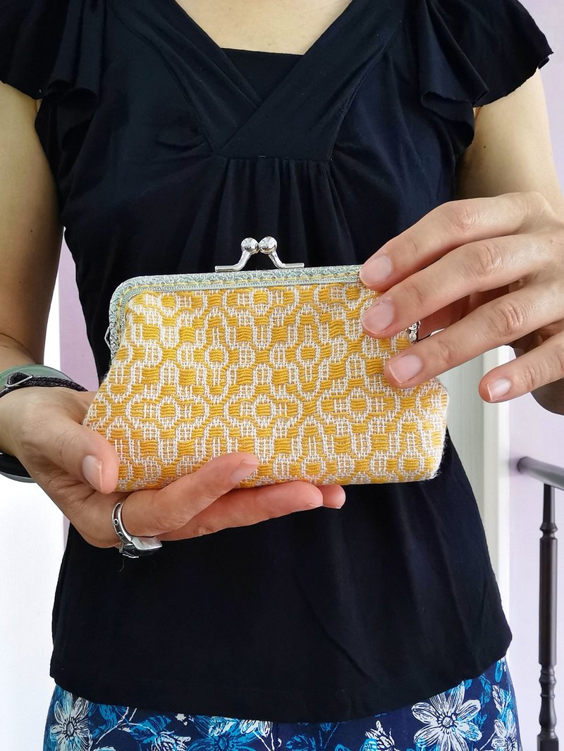 CaCa Crafts |【CaCa の手织布】手织古典欧风口金包 - 皮夹/钱包 - 棉．麻 黄色