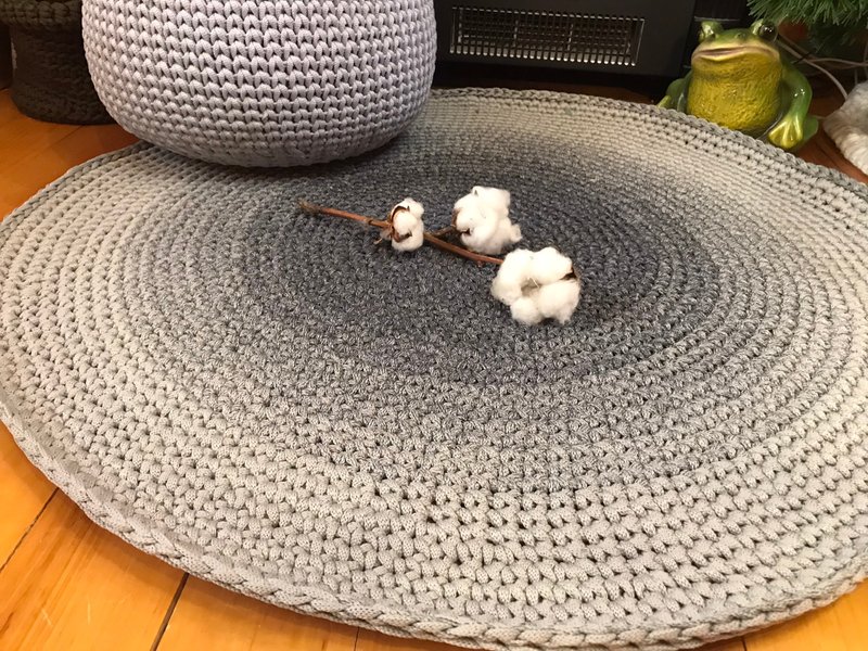 具有平滑颜色过渡的渐变钩针圆形地毯 - 地垫/地毯 - 聚酯纤维 