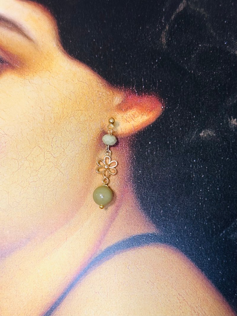 水晶系列 - 阿拉善玉小花耳环 - 耳环/耳夹 - 水晶 绿色