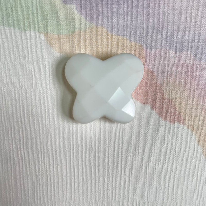 051714白玛瑙/带孔素材/蝴蝶/晶石/天然/水晶/能量石/原生态/ - 金工/饰品 - 水晶 白色