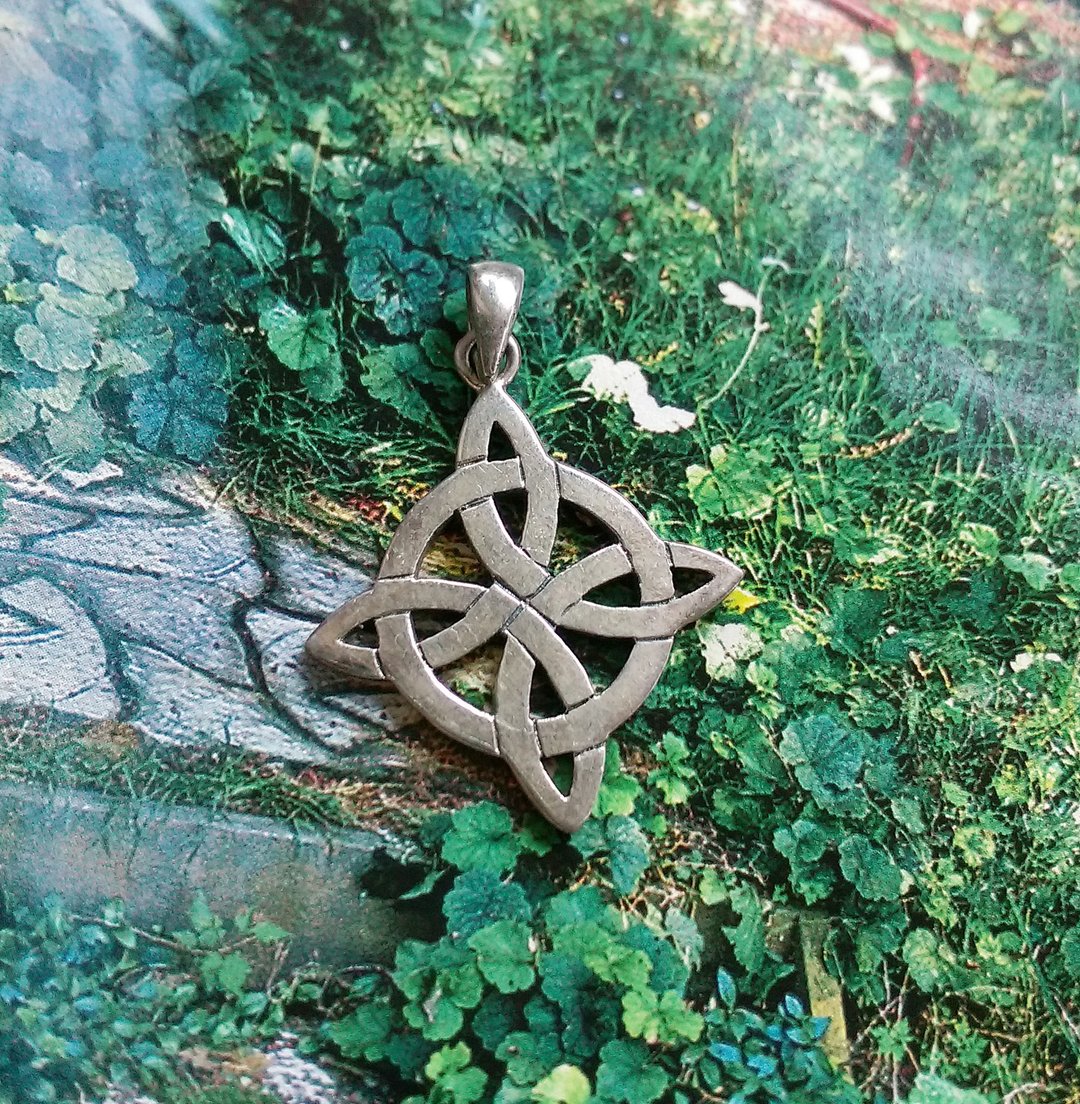 苏格兰凯尔特风格主题 十字纹项链坠。西洋古董饰品 - 徽章/别针 - 其他金属 金色