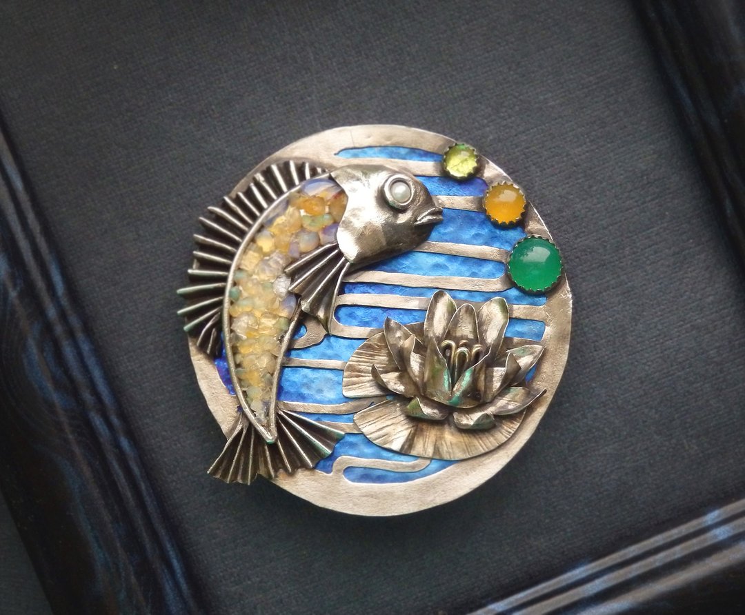 Koi carp fish brooch/ lotus pin jewelry/锦鲤的珠宝 - 胸针 - 其他金属 蓝色