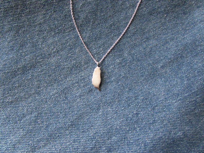 我们的爱情相隔七千公里- 迷你台湾纯银项链（质感亮面） - 项链 - 其他金属 银色