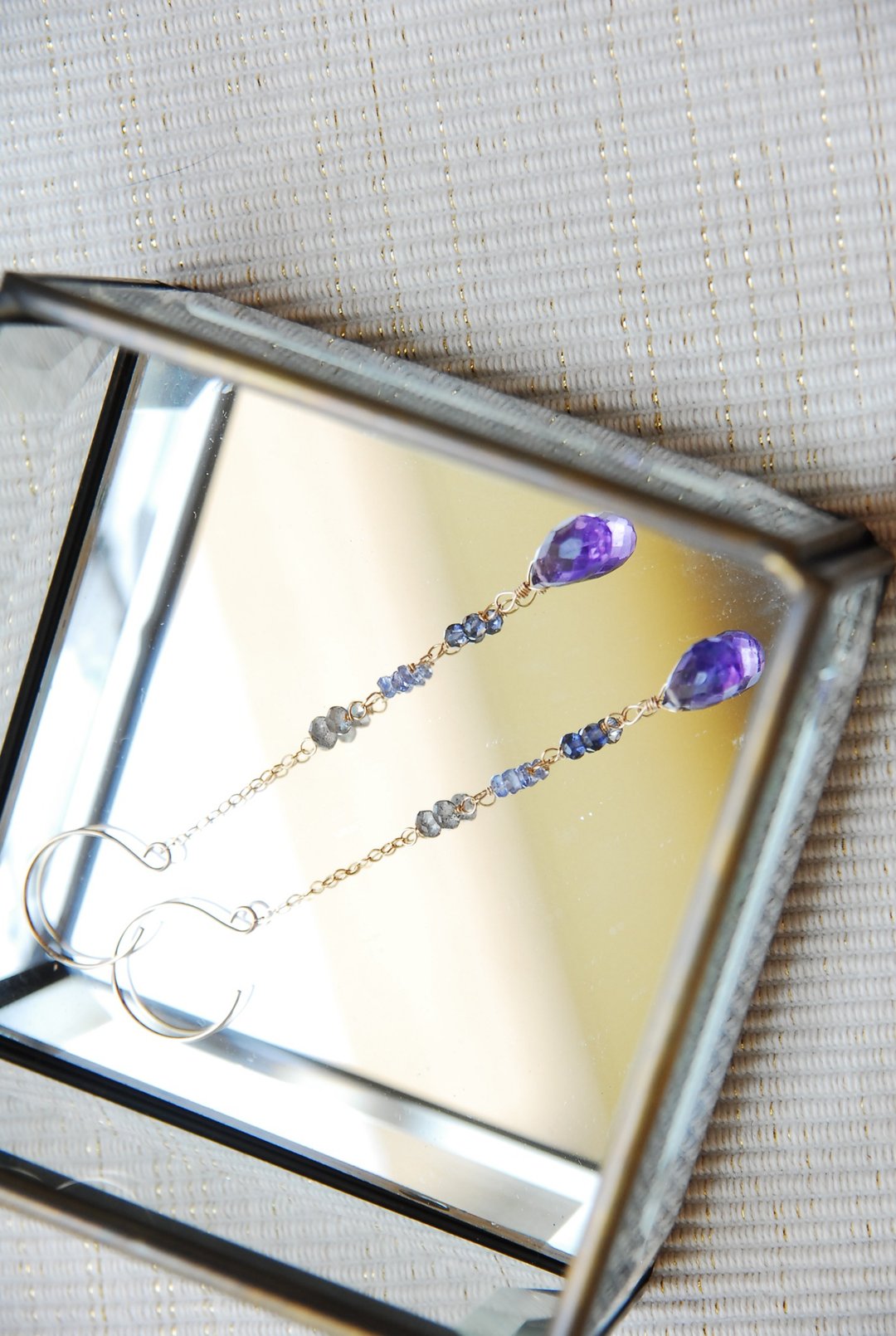 Amethyst drop cut and small blue Stone earrings 14kgf - 耳环/耳夹 - 半宝石 紫色