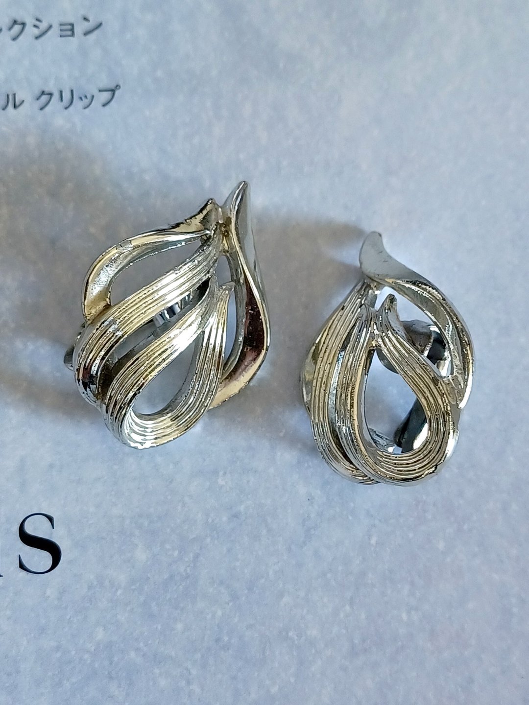 vintage jewelry  Coro 典雅淡金色风尚 夹式耳环 - 耳环/耳夹 - 其他金属 