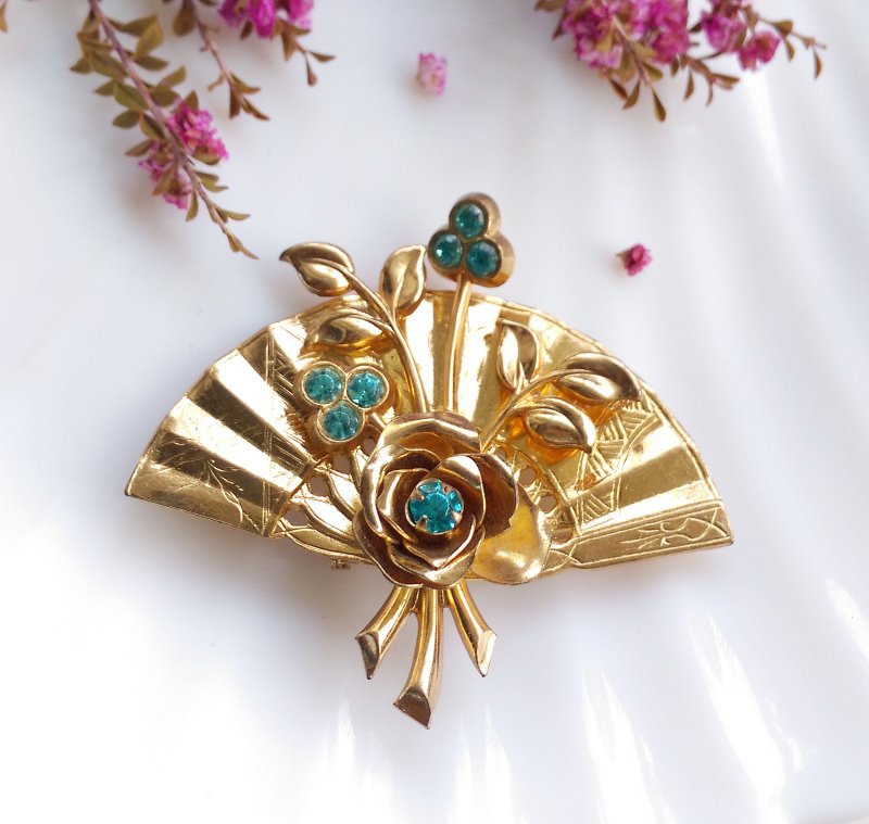 西洋古董饰品。立体 扇子玫瑰 别针 - 徽章/别针 - 其他金属 金色