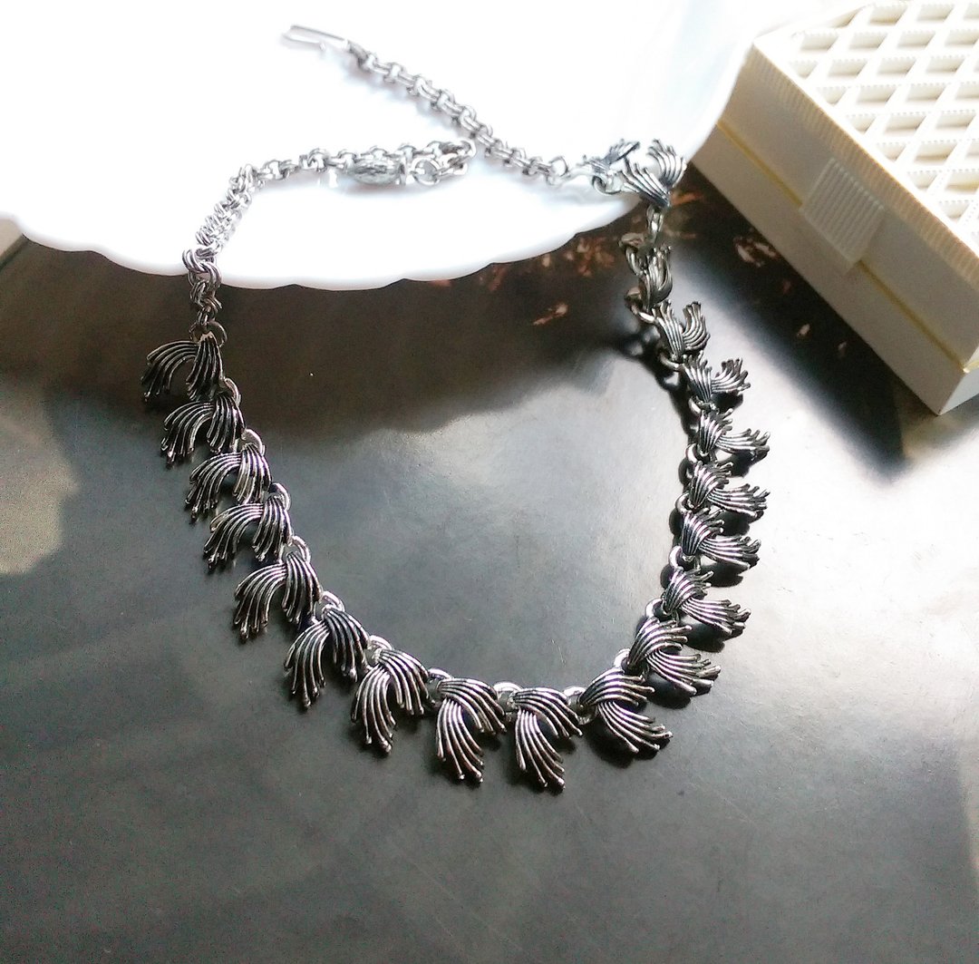 【西洋古董饰品】银色调 个性 项链 颈链 短链 - 颈链 - 其他金属 金色