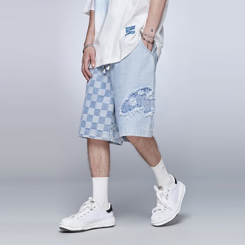 棋盘格毛边刺绣牛仔短裤拼接贴布绣运动休闲五分裤子 - 男士短裤 - 棉．麻 蓝色