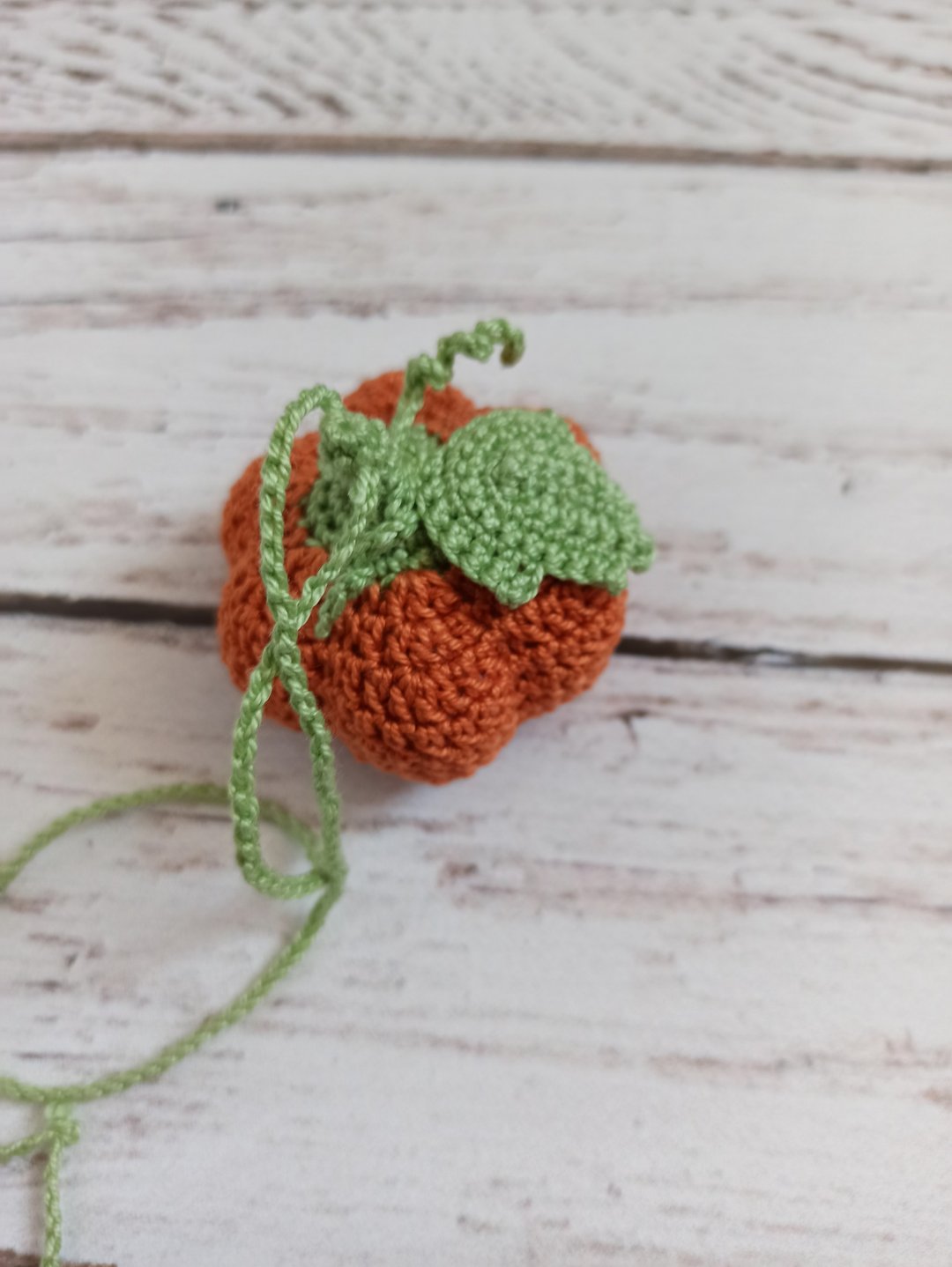 Crochet keychain pumpkin, Halloween decoration auto accessories, fall car decor - 钥匙链/钥匙包 - 棉 橘色