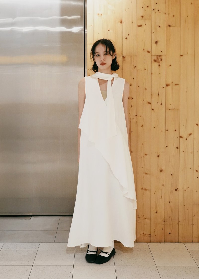 垂坠摆片领巾长洋装 / 白 - 洋装/连衣裙 - 聚酯纤维 白色