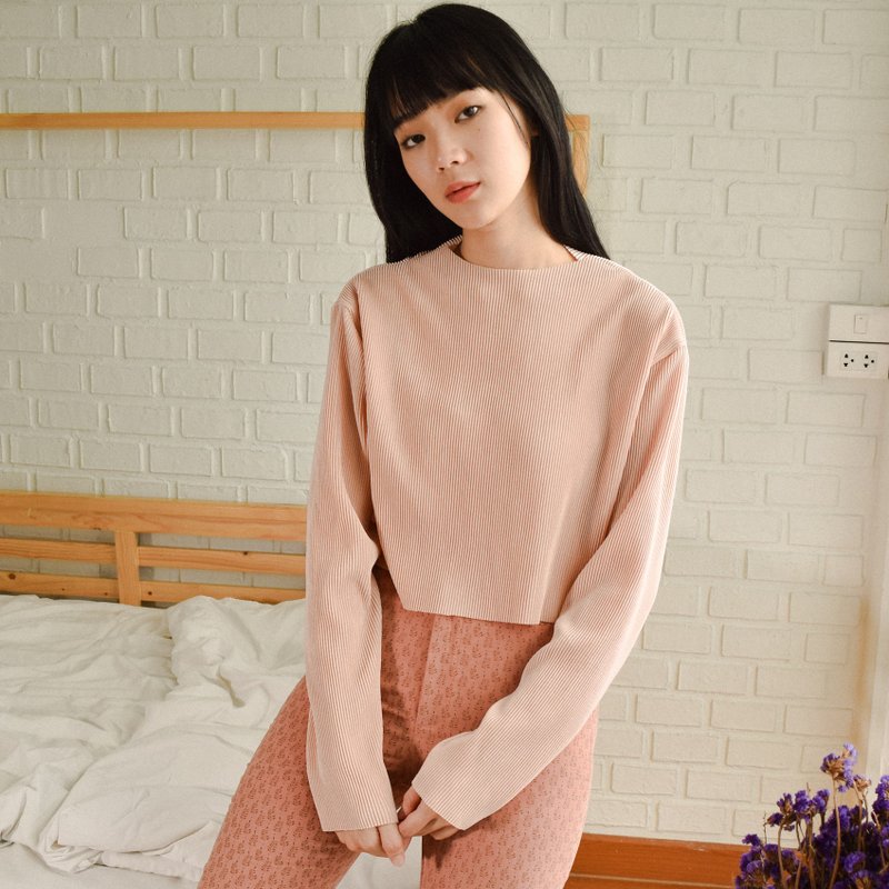 MINIMAL NUDE PINK PLEAT CROP BLOUSE TOP WITH HIGH NECK AND LONG SLEEVE - 女装上衣 - 其他材质 粉红色