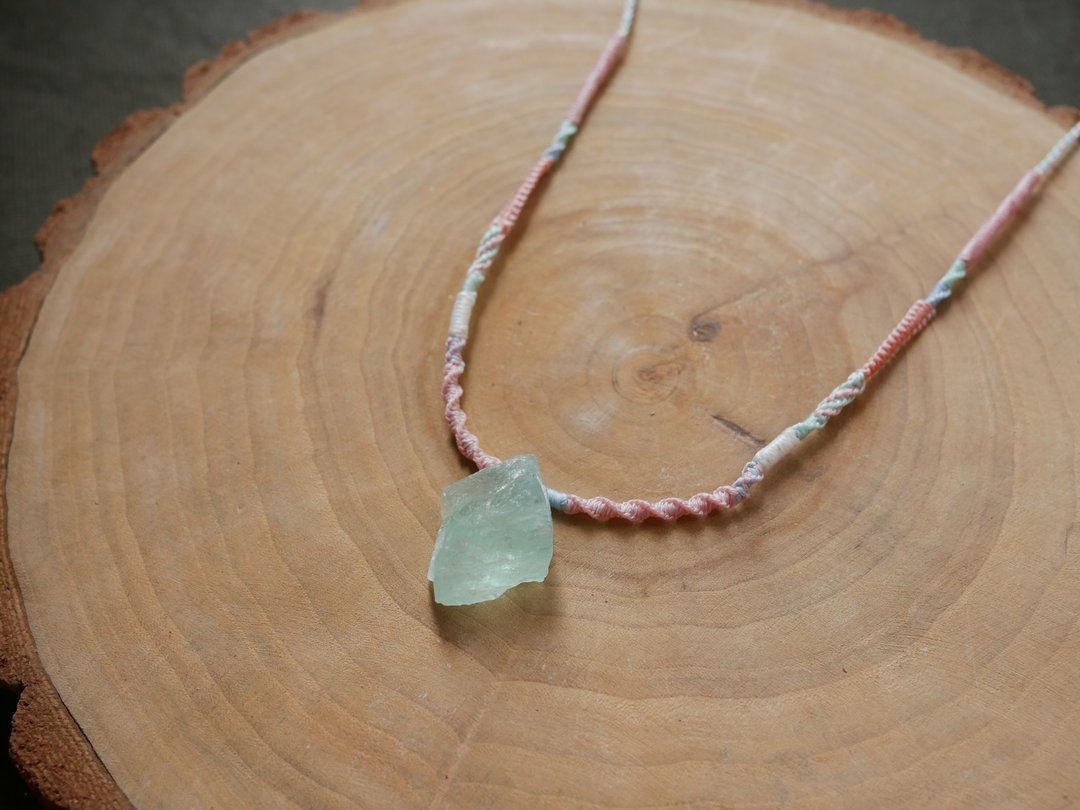 N50/SS24~ 粉晶 l 蓝绿萤石 l 蜡线 l 手工编织 l 原矿项链 - 项链 - 水晶 绿色