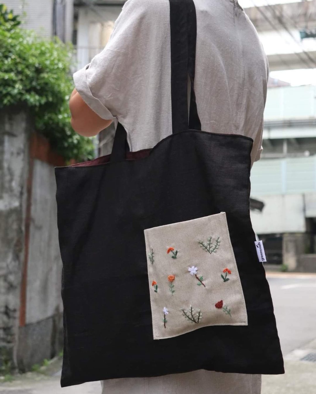 Wildflowers 手刺绣 托特包 Tote Bag - 手提包/手提袋 - 棉 