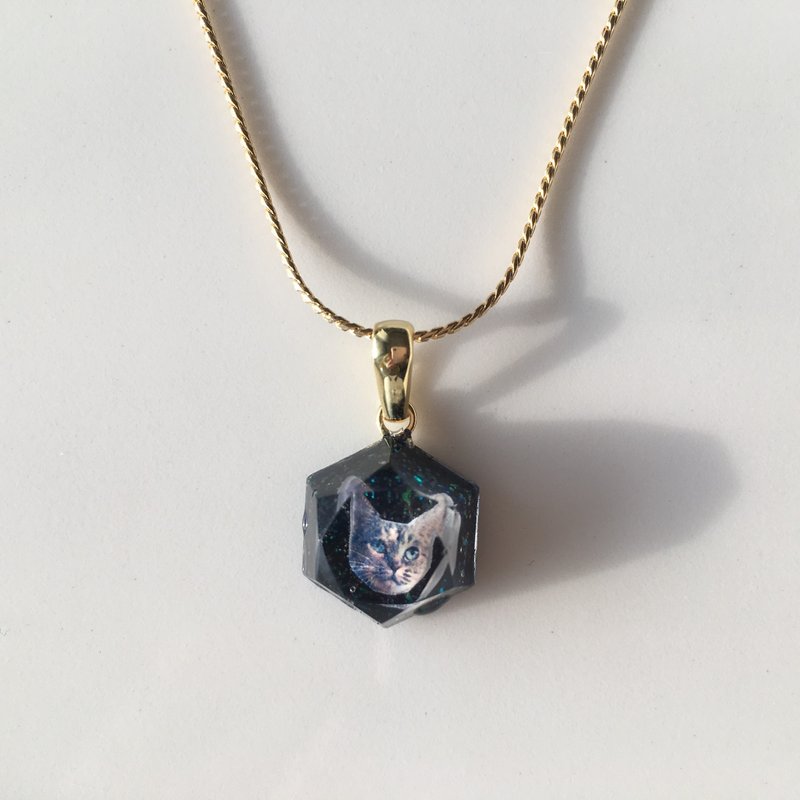 Cat necklace floating in the [unisex] universe (gold color) - 项链 - 其他金属 蓝色