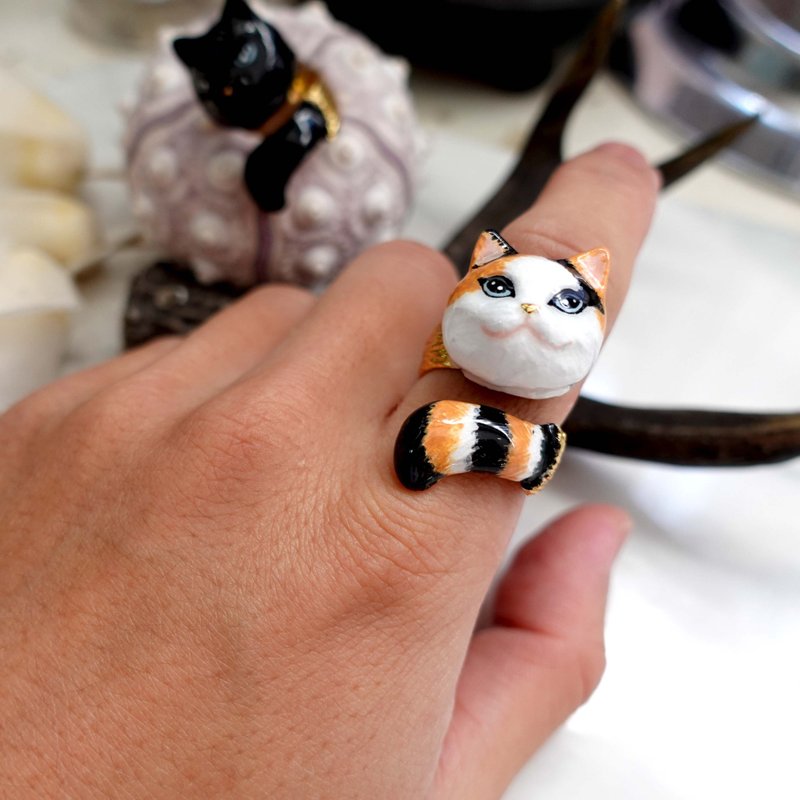 联乘合作款手绘三色猫花猫黄铜18K镀真金彩绘珐琅开口戒指 宠物控 - 戒指 - 铜/黄铜 金色