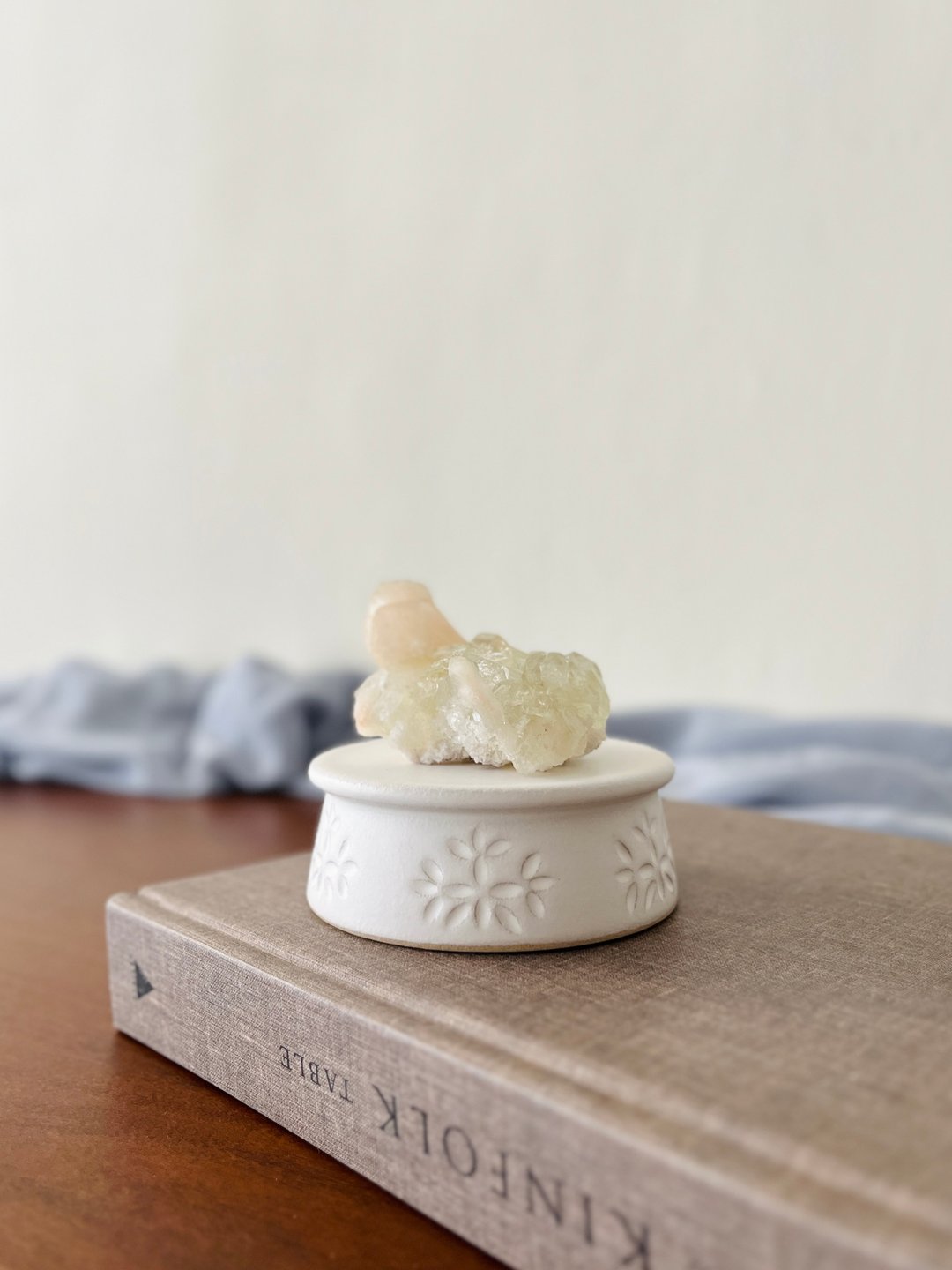 Déjà vu Ceramics 白色陶制展示台 - 摆饰 - 陶 金色