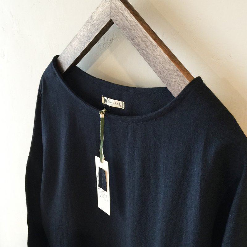 R.H. clothes / 棉麻宽宽八分袖上衣 / 订染深黑蓝 - 女装上衣 - 棉．麻 