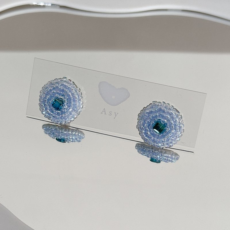 淡蓝冰晶耳环(可改耳夹) - 耳环/耳夹 - 玻璃 蓝色