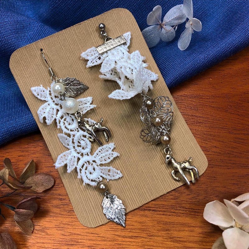 冬日森林里的小鹿 银色小鹿白蕾丝不对称耳环 耳夹 - 耳环/耳夹 - 棉．麻 银色