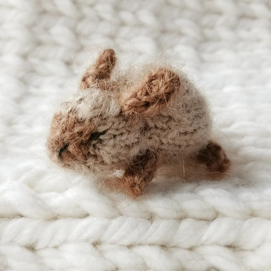 Mini tiny rabbit knitting pattern. Only English PDF. - 手工艺教程/工具书 - 其他材质 