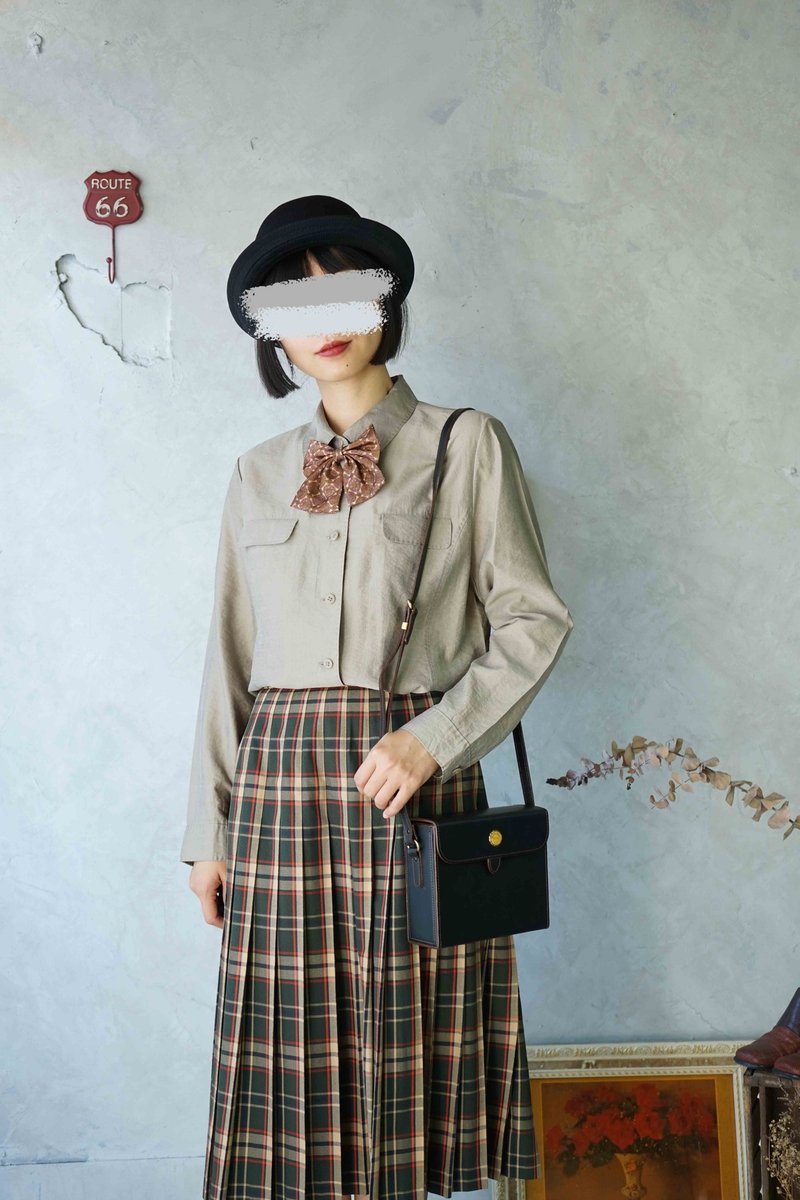 寻宝古着-灰卡其素雅俐落修身衬衫 - 女装衬衫 - 丝．绢 卡其色