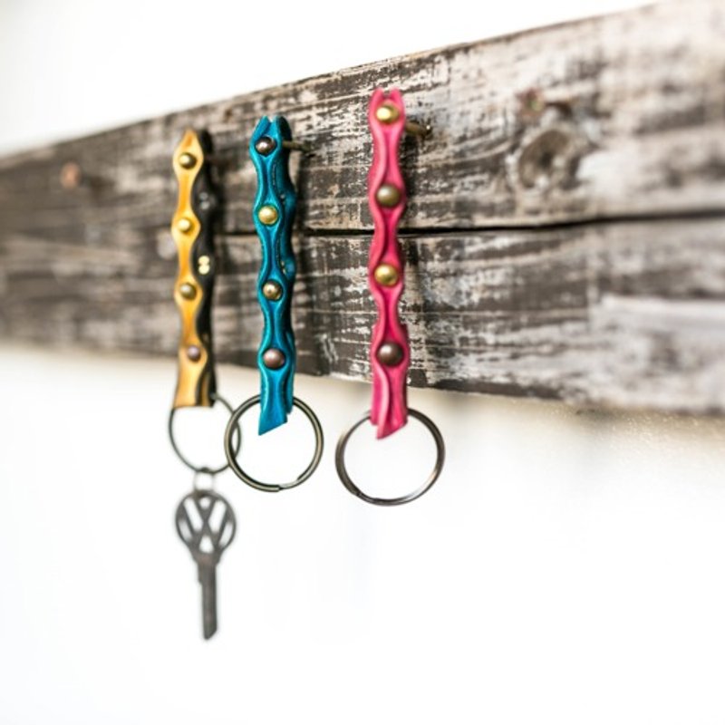 Vintage brass studs / leather key ring - 钥匙链/钥匙包 - 真皮 