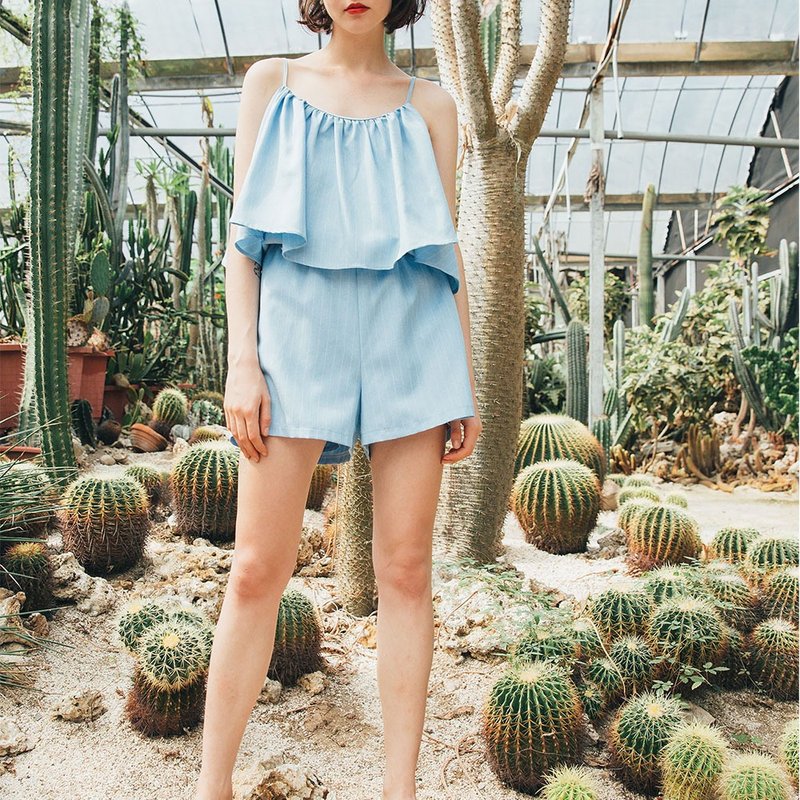 细肩带荷叶领连身短裤(蓝)│Who Cares台湾服饰品牌 - 背带裤/连体裤 - 棉．麻 蓝色