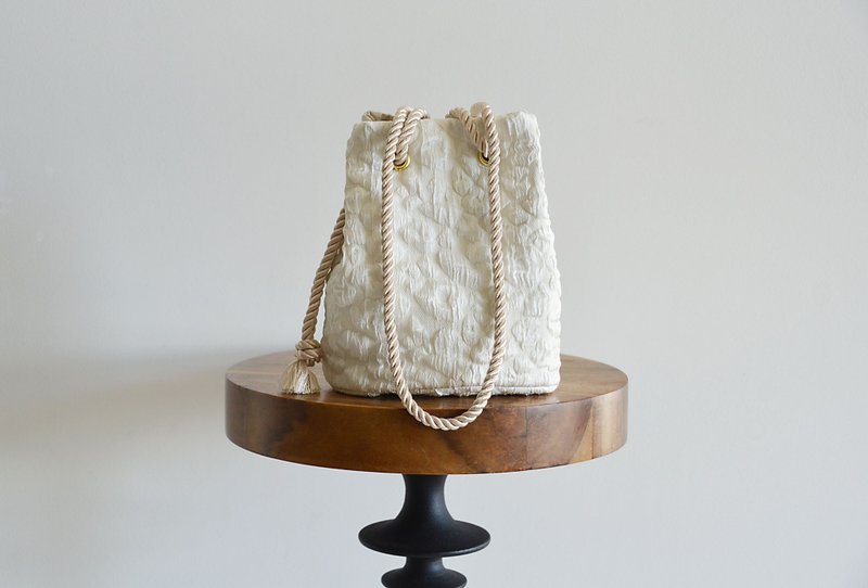 数量限定 意大利制 豹纹膨胀缇花斜背包 奶茶白 圣诞节・礼物推荐 迷你肩背包 - 侧背包/斜挎包 - 棉．麻 白色