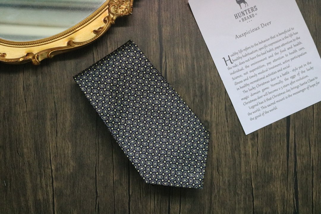 黑色椭圆形花纹真丝领带/商务百搭帅气necktie - 领带/领带夹 - 丝．绢 多色