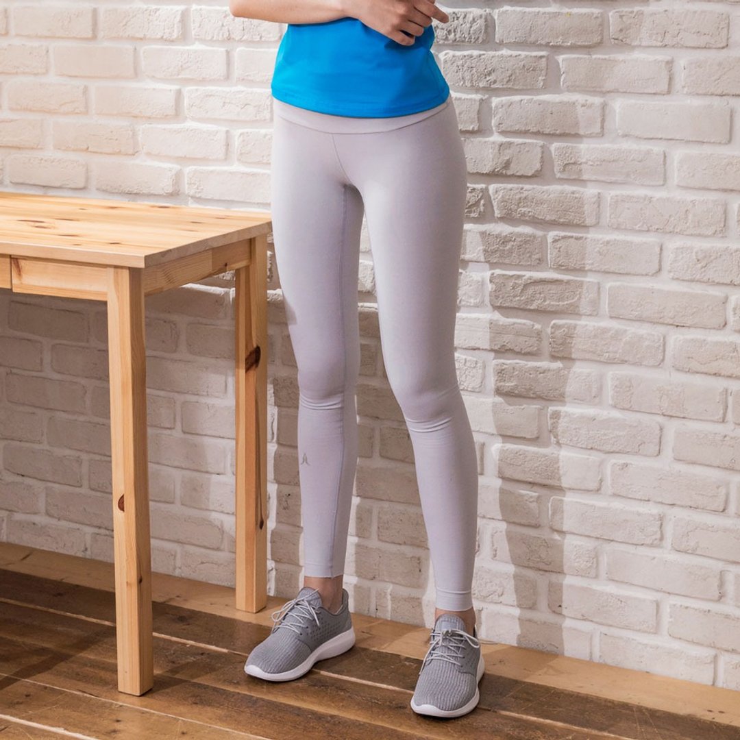 【NAMASTE】Slim 包覆瑜珈裤 - 浅灰 - 女装瑜珈服 - 尼龙 灰色