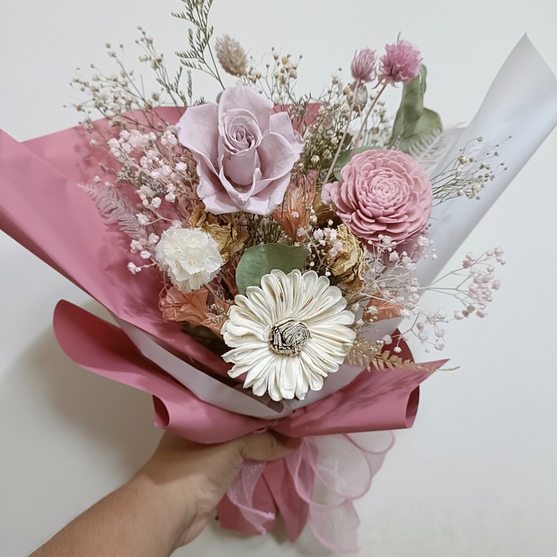 毕业花束礼物 情人节礼物花束粉红玫瑰康乃馨生日工商企业赠品七 - 干燥花/捧花 - 植物．花 多色