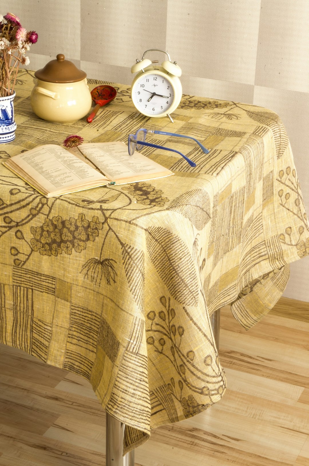 Brown linen rustic elegant square tablecloth, gift idea for home - 餐垫/桌巾 - 亚麻 