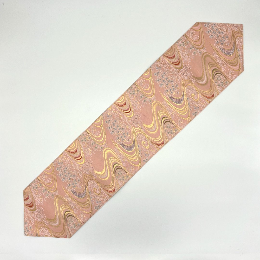A stylish table runner rug with a Japanese pattern made from Kyoto Nishijin-ori fabric. - 其他 - 聚酯纤维 粉红色