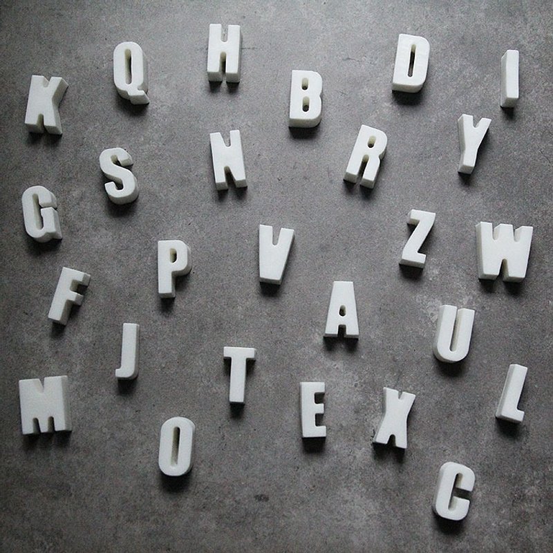 英文字母手工皂-真正薰衣草 白色 - 肥皂/手工皂 - 其他材质 白色