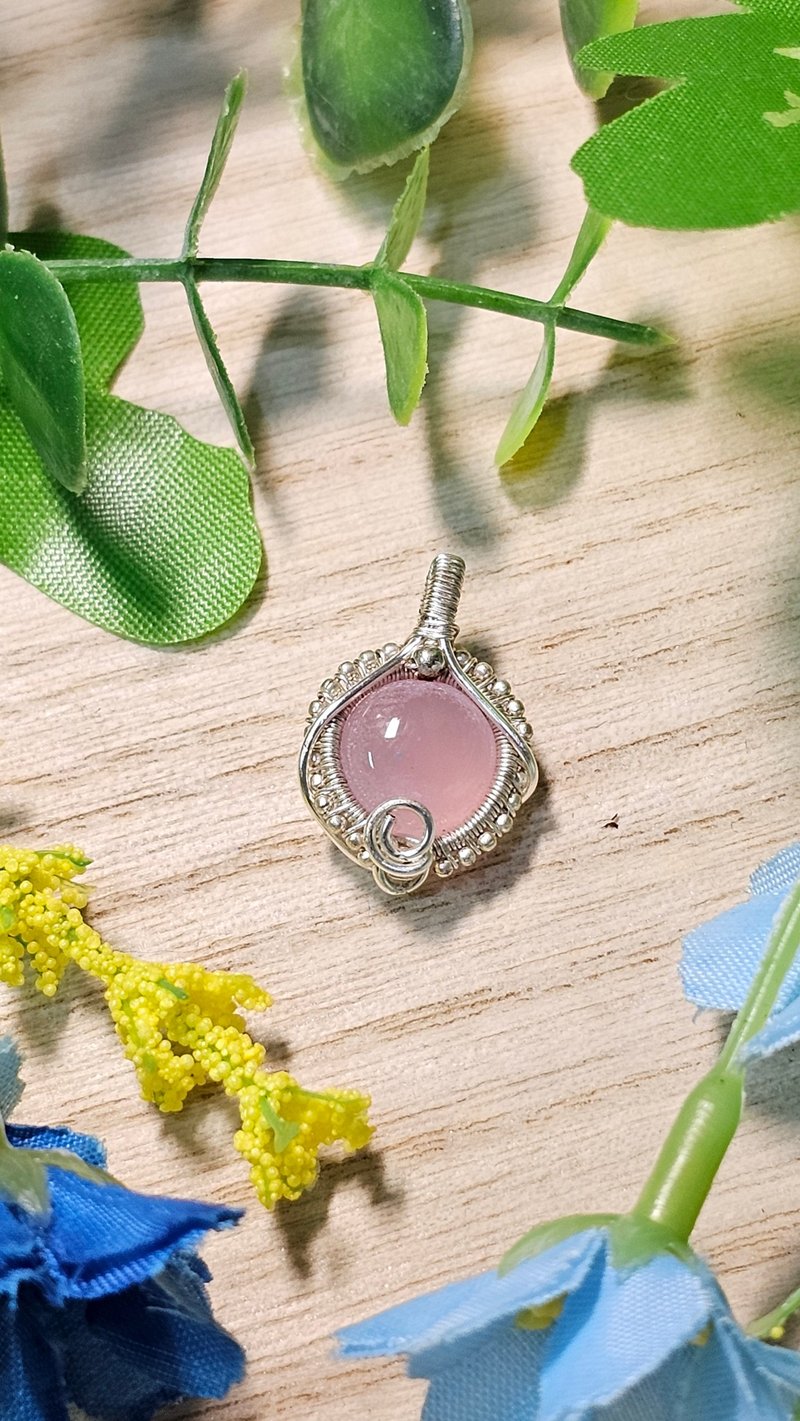 【叶绿𨥤手作】琉歌梦语 /金属线编织/节日/礼物/耳环/项链/手作 - 项链 - 铜/黄铜 粉红色