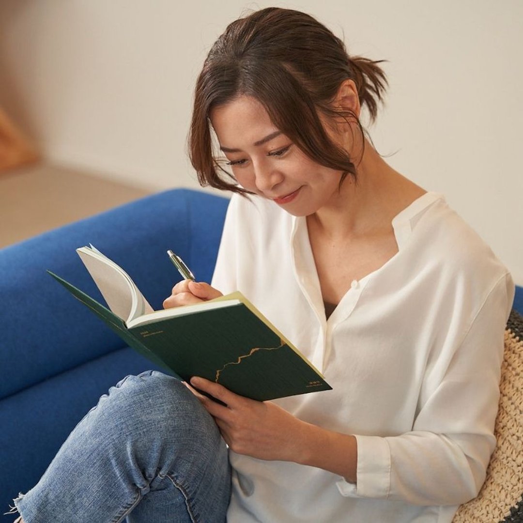 【手帐活用套组】女人迷 2025 手帐 & 最新手帐活用术课 - 笔记本/手帐 - 纸 多色
