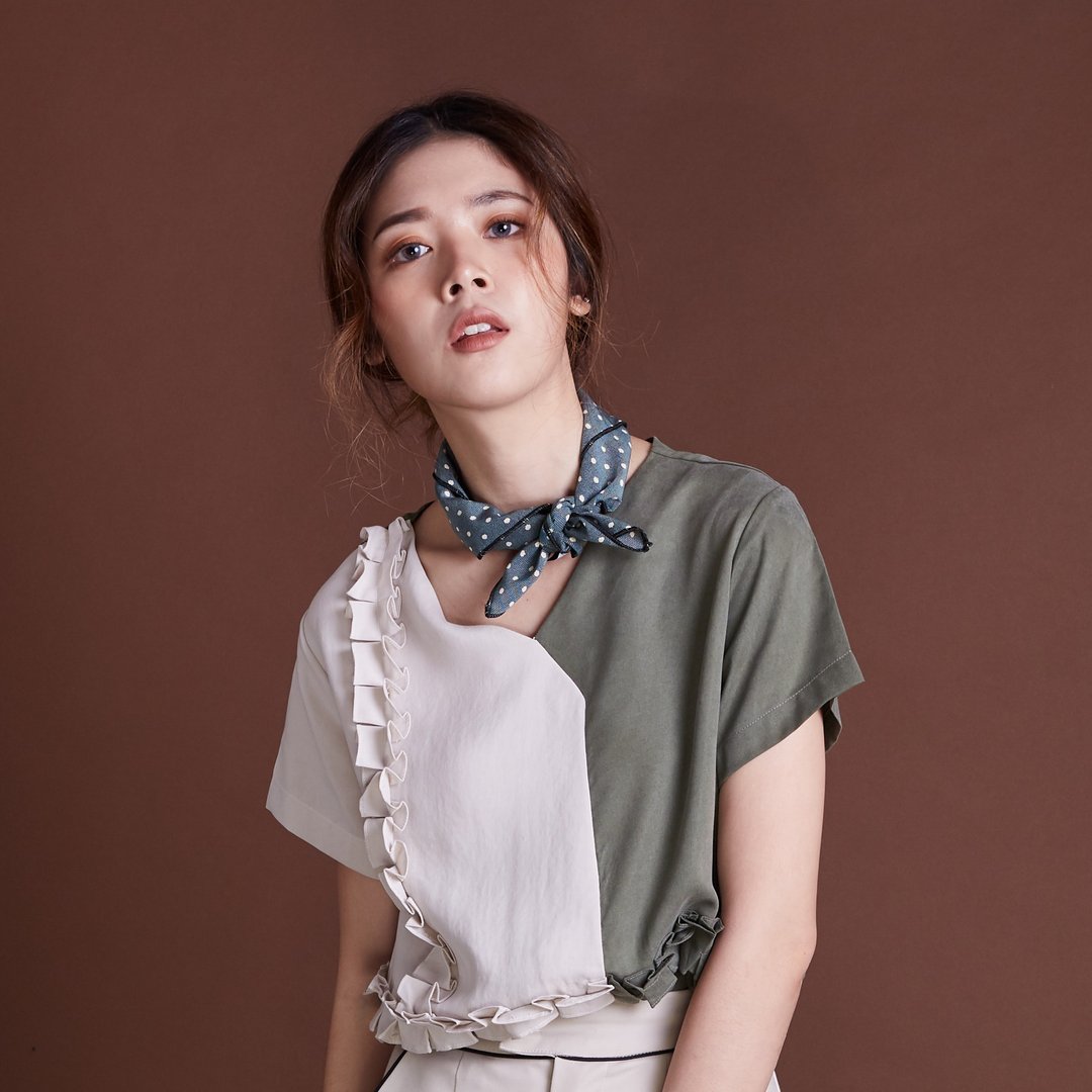 Two-tone Frills Cotton Satin Autumn Forest Top - Forest Green - 女装上衣 - 棉 绿色
