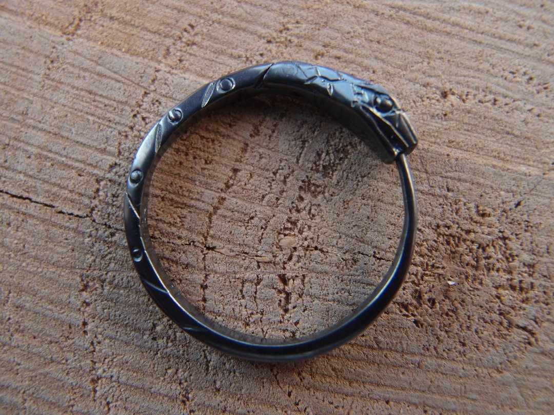 无限蛇黑银耳环 18mm (0.7寸) 单只手工制作 - 耳环/耳夹 - 纯银 黑色