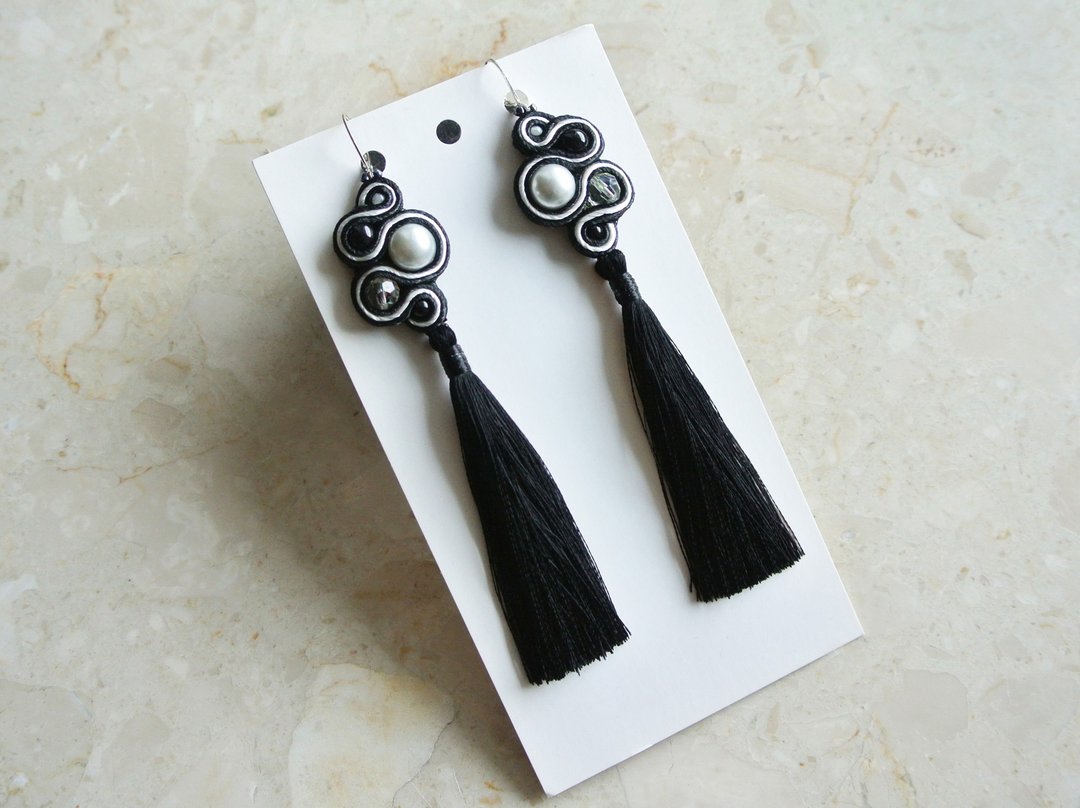 黑色耳環 流蘇耳環 Long Black Earrings Embroidered soutache Boho Earrings dangle - 耳环/耳夹 - 其他材质 黑色