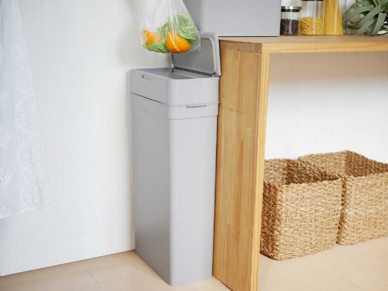 日本Like-it Seals 多功能防臭按压式垃圾桶 25L-共两色 - 垃圾桶 - 塑料 白色