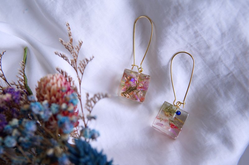 【 黄铜 - 干燥花耳环 】浮游 - 耳环/耳夹 - 植物．花 多色