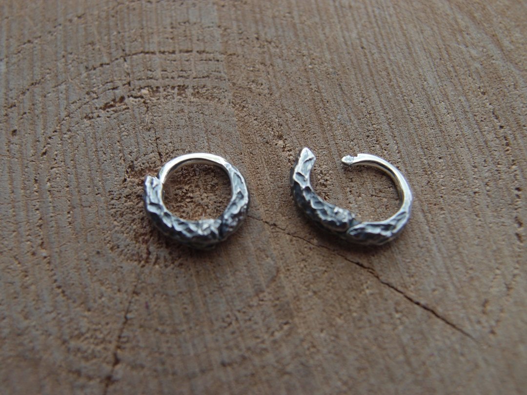Stone Design 纯银耳扣式圈形耳环 0.4寸 10mm 耳环 - 耳环/耳夹 - 纯银 银色